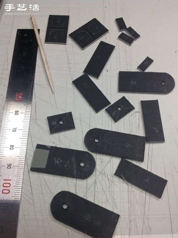 纸盒子手工制作可以变形的擎天柱模型玩具(图3)
