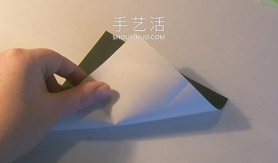 简单折纸立体圣诞树的折法详细步骤图(图5)