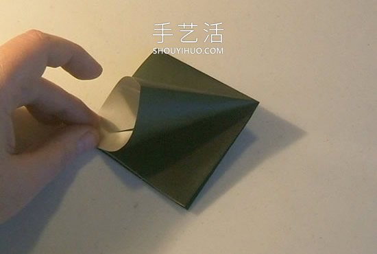 简单折纸立体圣诞树的折法详细步骤图(图8)