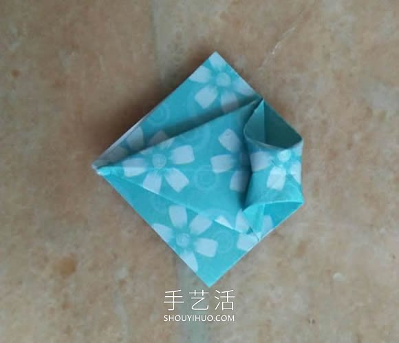 简单折纸漂亮雨伞的折法图解教程(图7)
