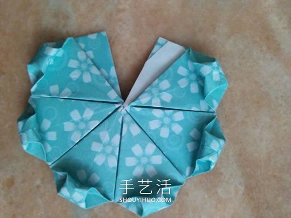 简单折纸漂亮雨伞的折法图解教程(图9)