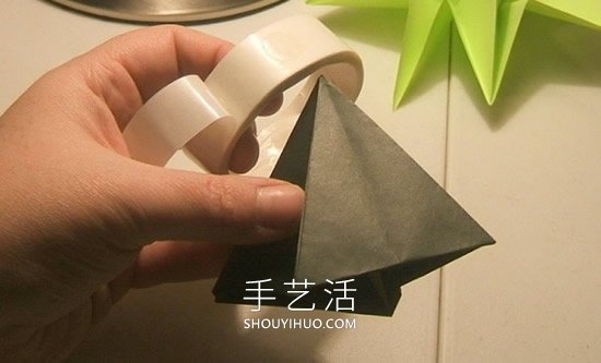 简单折纸立体圣诞树的折法详细步骤图(图14)