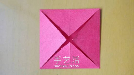 婴儿小衣裤折叠方法教程(图3)