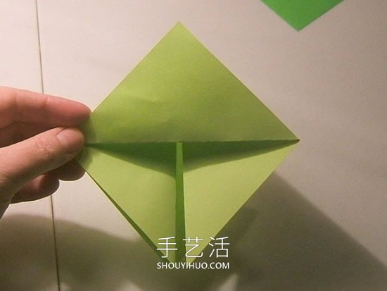 简单折纸立体圣诞树的折法详细步骤图(图23)