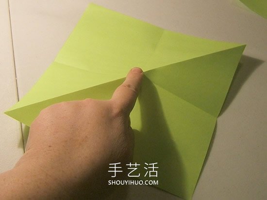 简单折纸立体圣诞树的折法详细步骤图(图19)