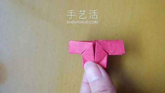 婴儿小衣裤折叠方法教程(图6)