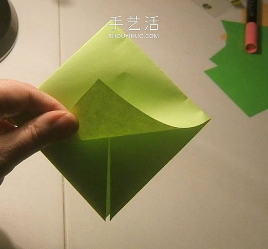 简单折纸立体圣诞树的折法详细步骤图(图22)