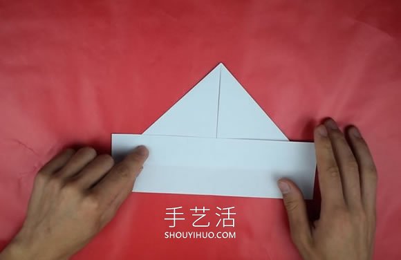 打扫卫生时戴头上!简单三角形帽子的折法(图7) 打扫卫生时戴头上!简单三角形帽子的折法(图7)