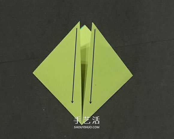 儿童简单折纸小金鱼的折法图解(图3) 儿童简单折纸小金鱼的折法图解(图3)