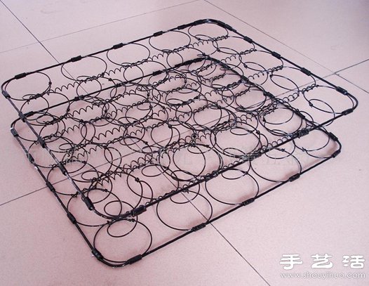 旧弹簧废物利用 DIY简洁时尚台灯(图3)