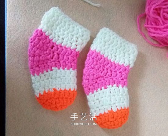 拼色婴儿袜子的编织教程 适合几个月大宝宝 - 诺云双维造物网