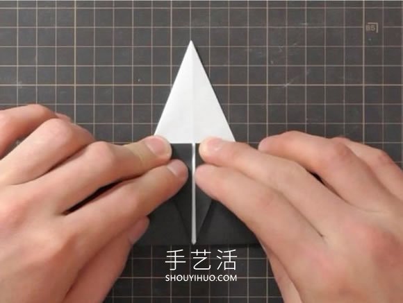 折纸嘴巴会动的乌鸦的折法视频教程(图5) 折纸嘴巴会动的乌鸦的折法视频教程(图5)