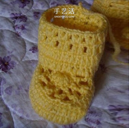 婴儿毛线保暖鞋子的织法 单色就已经很好看！(图10)