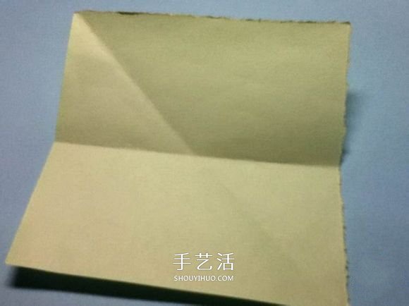 折叠四个爱心 组合成代表幸运的四叶草图解(图3) 折叠四个爱心 组合成代表幸运的四叶草图解(图3)