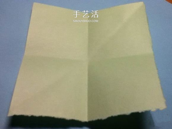 折叠四个爱心 组合成代表幸运的四叶草图解(图4) 折叠四个爱心 组合成代表幸运的四叶草图解(图4)