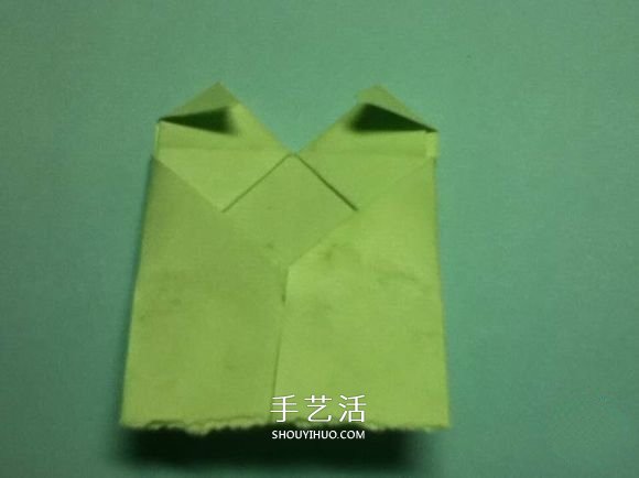 折叠四个爱心 组合成代表幸运的四叶草图解(图13) 折叠四个爱心 组合成代表幸运的四叶草图解(图13)
