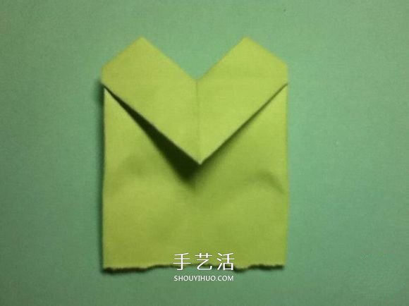 折叠四个爱心 组合成代表幸运的四叶草图解(图14) 折叠四个爱心 组合成代表幸运的四叶草图解(图14)