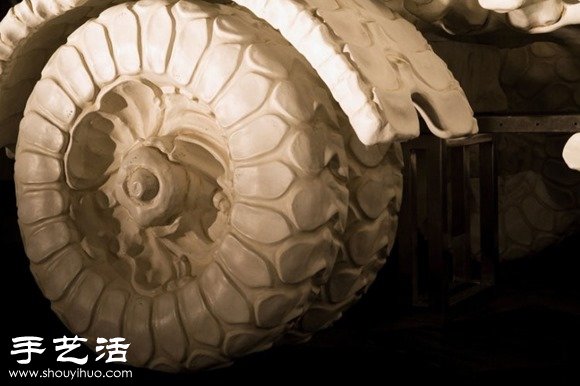 印度艺术家DIY的史前怪兽汽车模型(图5)