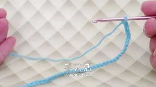 冬天看电视时保护脚 手工钩针编织保暖袜教程(图2)