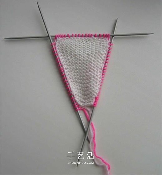 女宝宝保暖毛线鞋编织图解 带扣带和花朵装饰(图7) 女宝宝保暖毛线鞋编织图解 带扣带和花朵装饰(图7)