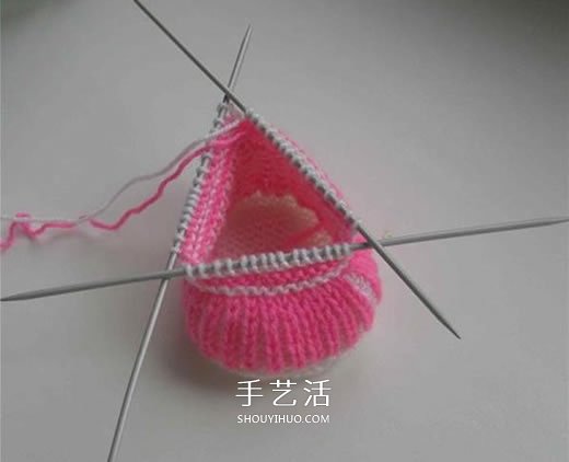 女宝宝保暖毛线鞋编织图解 带扣带和花朵装饰(图12) 女宝宝保暖毛线鞋编织图解 带扣带和花朵装饰(图12)