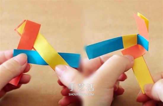 幼儿手工风车图片步骤 会旋转的小风车做法(图4)