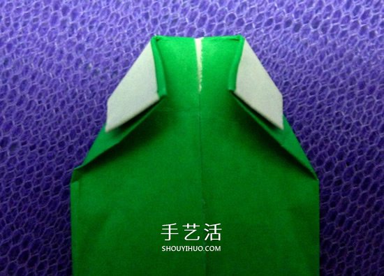 怎么折男T恤的图解教程 手工折纸T恤简单折法(图11)