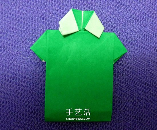 怎么折男T恤的图解教程 手工折纸T恤简单折法(图13)