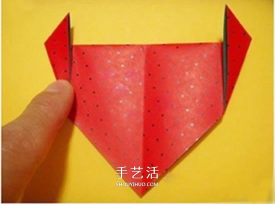 儿童折纸草莓的教程 简单草莓怎么折图解(图6)