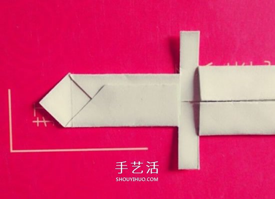 儿童折纸宝剑的图解 怎么折中国古代剑兵器(图6)
