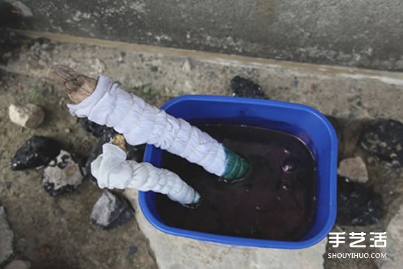 衣服靛蓝染色方法步骤 靛蓝染色衣物DIY图解(图9) 衣服靛蓝染色方法步骤 靛蓝染色衣物DIY图解(图9)