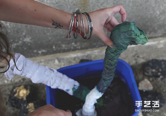 衣服靛蓝染色方法步骤 靛蓝染色衣物DIY图解(图10) 衣服靛蓝染色方法步骤 靛蓝染色衣物DIY图解(图10)