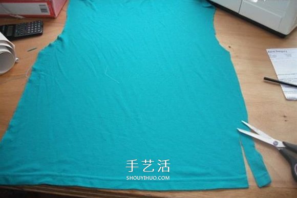 旧T恤改造厨房围裙图解 自制厨房围裙的制作方法(图3) 旧T恤改造厨房围裙图解 自制厨房围裙的制作方法(图3)