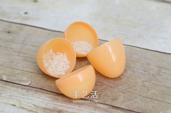 儿童废物利用DIY沙槌乐器玩具的制作方法(图2) 儿童废物利用DIY沙槌乐器玩具的制作方法(图2)