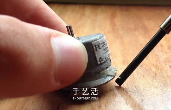 用旧马达DIY制作酷炫陀螺的方法教程(图4) 用旧马达DIY制作酷炫陀螺的方法教程(图4)