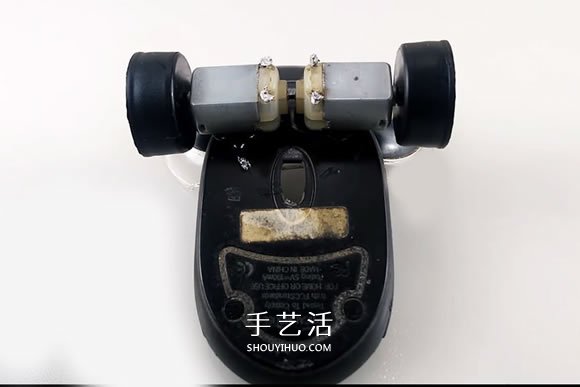 旧鼠标手工制作电动玩具车的教程(图6) 旧鼠标手工制作电动玩具车的教程(图6)