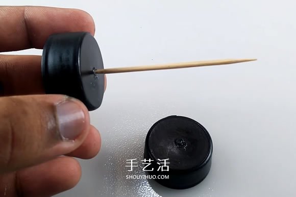 旧鼠标手工制作电动玩具车的教程(图13) 旧鼠标手工制作电动玩具车的教程(图13)