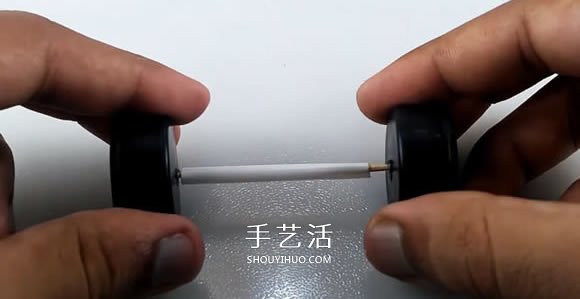 旧鼠标手工制作电动玩具车的教程(图14) 旧鼠标手工制作电动玩具车的教程(图14)