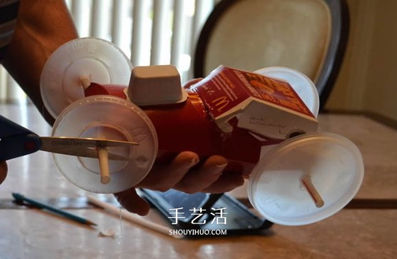麦当劳包装盒废物利用 手工制作酷炫赛车模型(图6) 麦当劳包装盒废物利用 手工制作酷炫赛车模型(图6)
