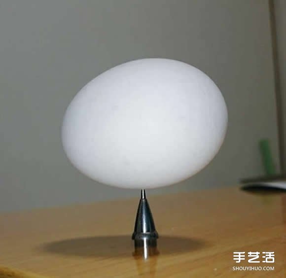 高难度平衡游戏 平衡高手用硬币挑战堆叠极限(图10) 高难度平衡游戏 平衡高手用硬币挑战堆叠极限(图10)