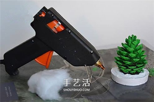 自制松果圣诞树装饰品的方法教程(图7) 自制松果圣诞树装饰品的方法教程(图7)