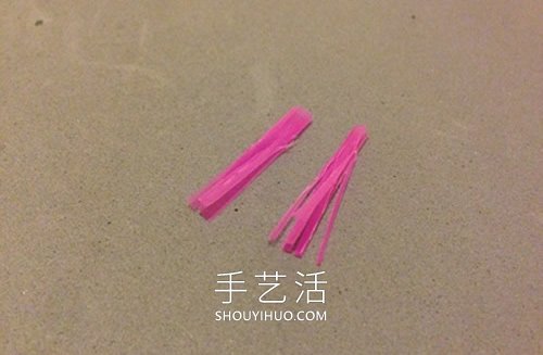 幼儿园松果手工制作 变身可爱小老鼠!(图3) 幼儿园松果手工制作 变身可爱小老鼠!(图3)