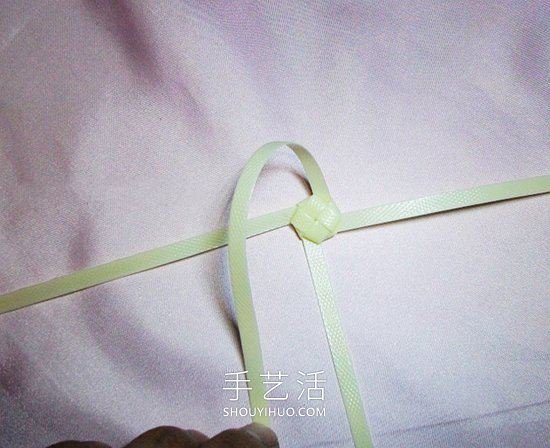 塑料包装带编织玫瑰花的方法图解教程(图7) 塑料包装带编织玫瑰花的方法图解教程(图7)