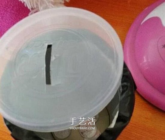 薯片桶废物利用DIY 手工制作简易存钱罐图解(图2) 薯片桶废物利用DIY 手工制作简易存钱罐图解(图2)