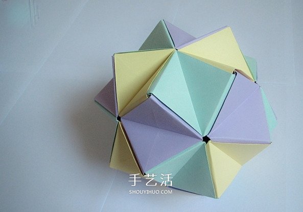 纸花球的叠法详细教程 手工折纸花球过程图(图1) 纸花球的叠法详细教程 手工折纸花球过程图(图1)