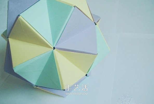 纸花球的叠法详细教程 手工折纸花球过程图(图26) 纸花球的叠法详细教程 手工折纸花球过程图(图26)