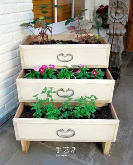 不花一分钱!废物利用做花盆美到让邻居羡慕(图27) 不花一分钱!废物利用做花盆美到让邻居羡慕(图27)