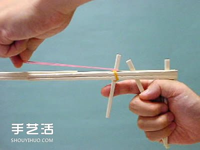 连发皮筋枪怎么做图解 自制连发皮筋枪做法(图3) 连发皮筋枪怎么做图解 自制连发皮筋枪做法(图3)