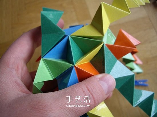 纸球的折法步骤图片 折纸彩球的详细步骤图(图8) 纸球的折法步骤图片 折纸彩球的详细步骤图(图8)