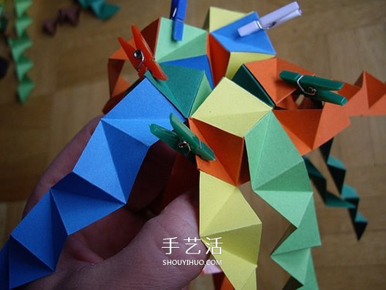 纸球的折法步骤图片 折纸彩球的详细步骤图(图10) 纸球的折法步骤图片 折纸彩球的详细步骤图(图10)